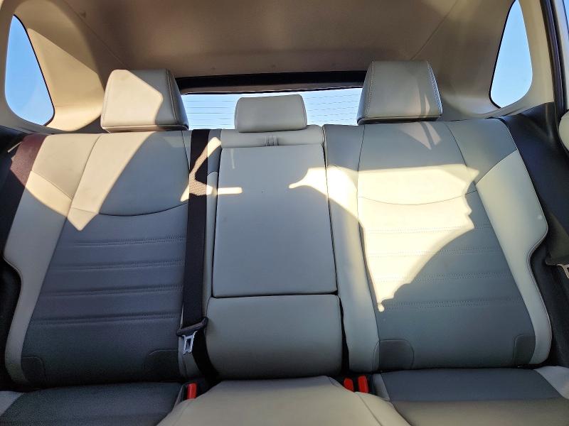 Photo 10 from auction – 2022 TOYOTA RAV4 XLE P with VIN JTMB6RFV4ND077579
