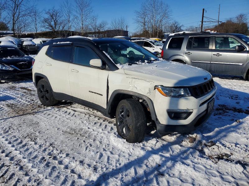 Photo 4 from auction – 2019 JEEP COMPASS with VIN 3C4NJDBB4KT724143