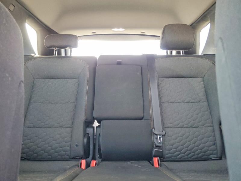 Photo 10 from auction – 2019 CHEVROLET EQUINOX LT with VIN 3GNAXJEV8KL285358