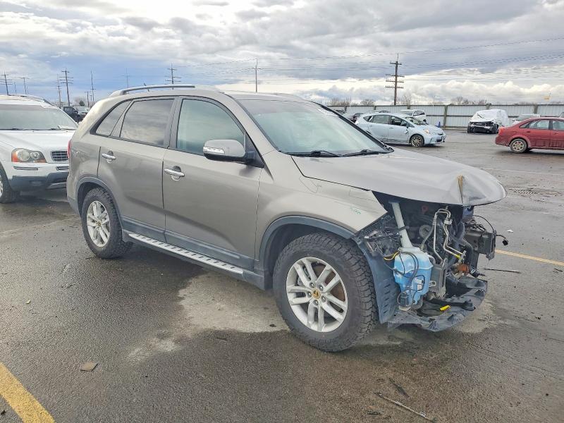 Photo 4 from auction – 2015 KIA SORENTO with VIN 5XYKT4A65FG592217