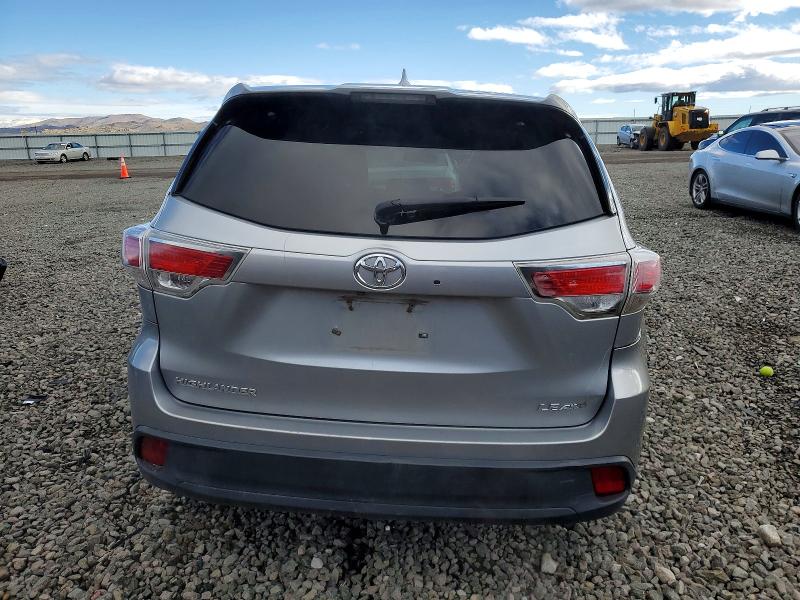 Photo 6 from auction – 2015 TOYOTA HIGHLANDER with VIN 5TDBKRFH0FS127101