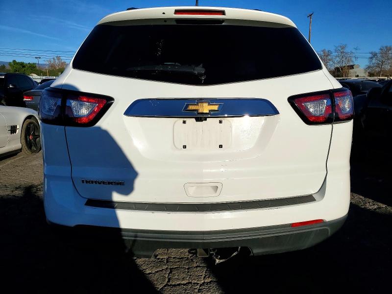 Photo 6 from auction – 2017 CHEVROLET TRAVERSE L with VIN 1GNKRFED6HJ304590