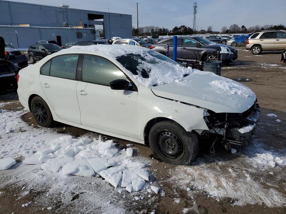 Photo 4 from auction – 2014 VOLKSWAGEN JETTA BASE with VIN 3VW2K7AJ8EM306691