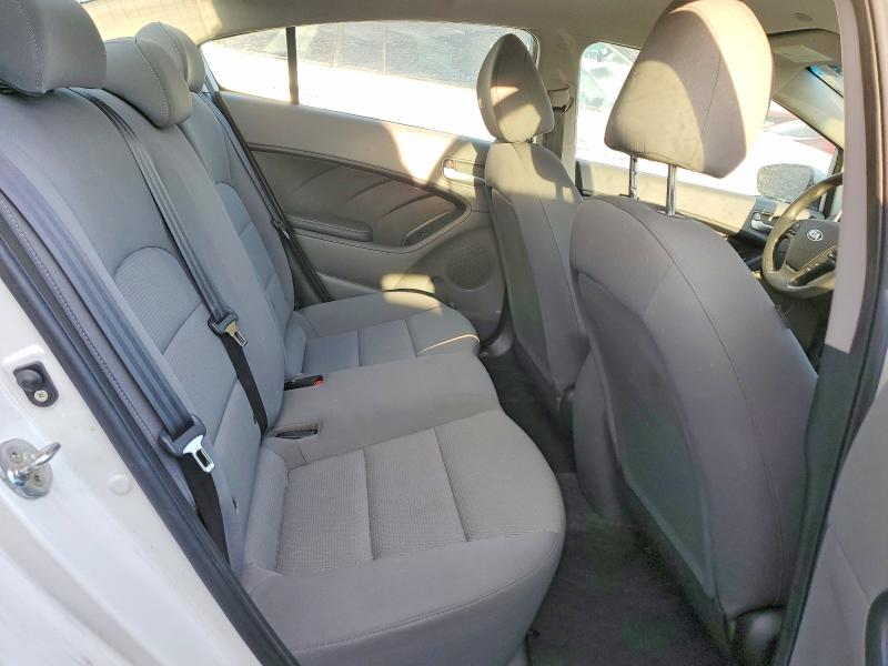 Photo 10 from auction – 2018 KIA FORTE LX with VIN 3KPFK4A76JE206391