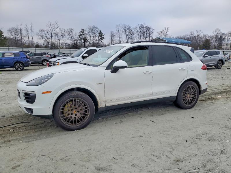PORSCHE CAYENNE SE 2017 with VIN WP1AE2A20HLA69345 - Photo from auction