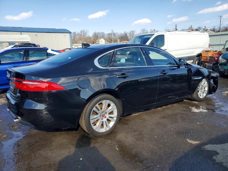Photo 3 from auction – 2017 JAGUAR XF PREMIUM with VIN SAJBJ4BV9HCY35127