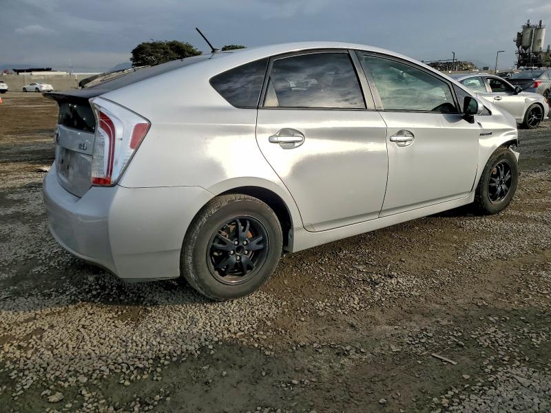 Photo 3 from auction – 2015 TOYOTA PRIUS with VIN JTDKN3DU5F0428583