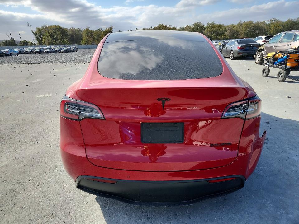 Photo 6 from auction – 2021 TESLA MODEL Y with VIN 5YJYGDEF8MF272077
