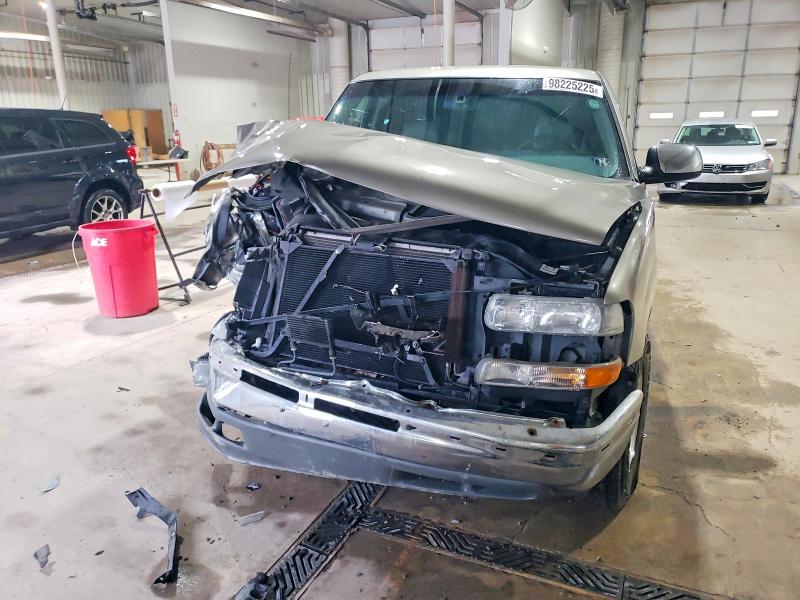 Photo 5 from auction – 2000 CHEVROLET SILVERADO with VIN 1GCEC19T7YZ158018