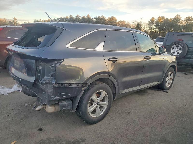 Photo 3 from auction – 2022 KIA SORENTO with VIN 5XYRG4LC7NG074789