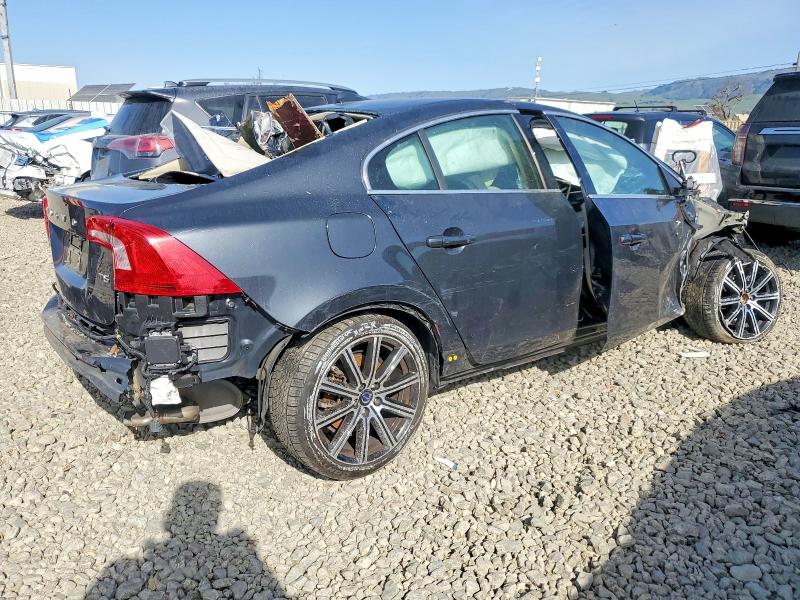 Photo 3 from auction – 2015 VOLVO S60 with VIN YV126MFM7F1352630