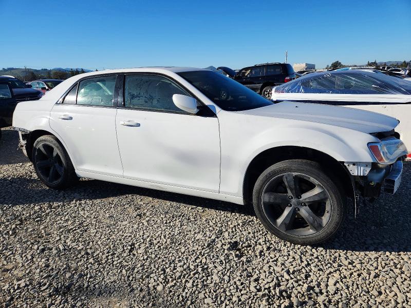 Photo 4 from auction – 2017 CHRYSLER 300 with VIN 2C3CCABG6HH664948