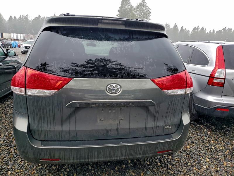 Photo 6 from auction – 2011 TOYOTA SIENNA XLE with VIN 5TDYK3DCXBS115613