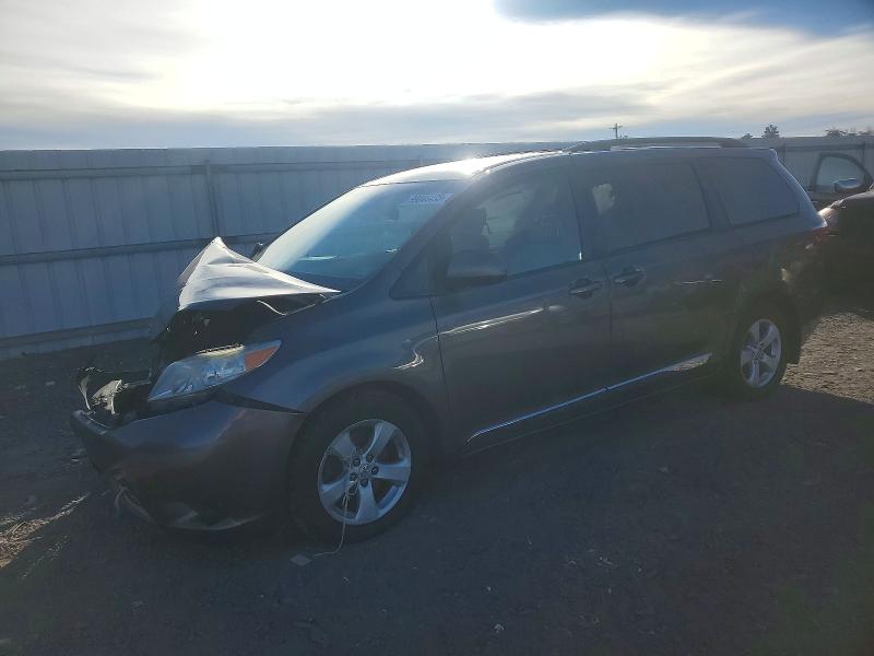 Photo 1 from auction – 2017 TOYOTA SIENNA with VIN 5TDKZ3DC5HS784110