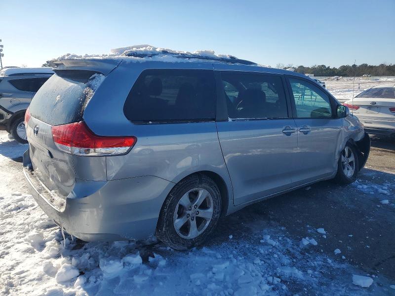 Photo 3 from auction – 2012 TOYOTA SIENNA LE with VIN 5TDKK3DC2CS189034