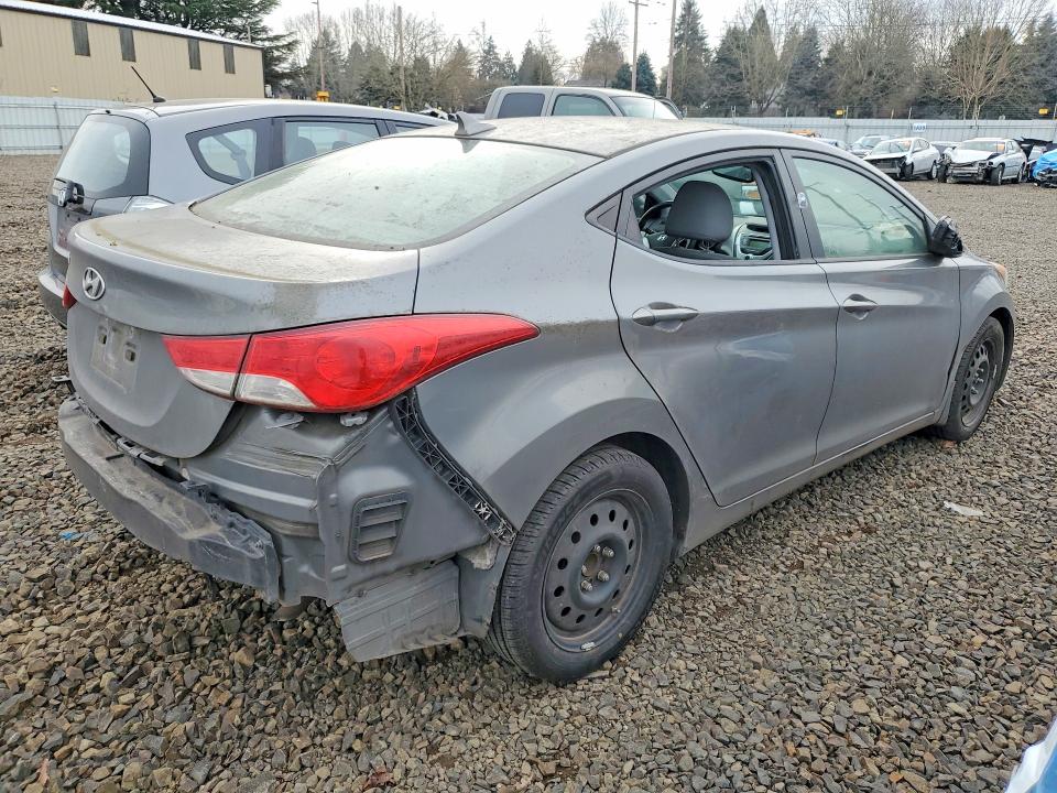 Photo 3 from auction – 2012 HYUNDAI ELANTRA with VIN 5NPDH4AE6CH145546