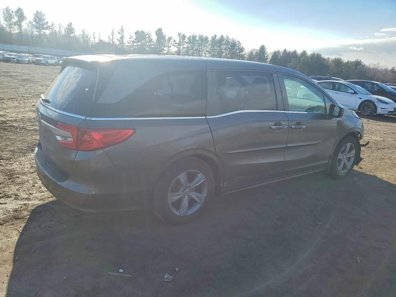 Photo 3 from auction – 2018 HONDA ODYSSEY with VIN 5FNRL6H74JB032598