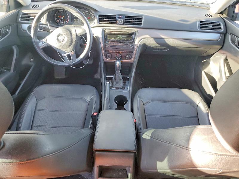 Photo 8 from auction – 2014 VOLKSWAGEN PASSAT S with VIN 1VWAT7A3XEC032938
