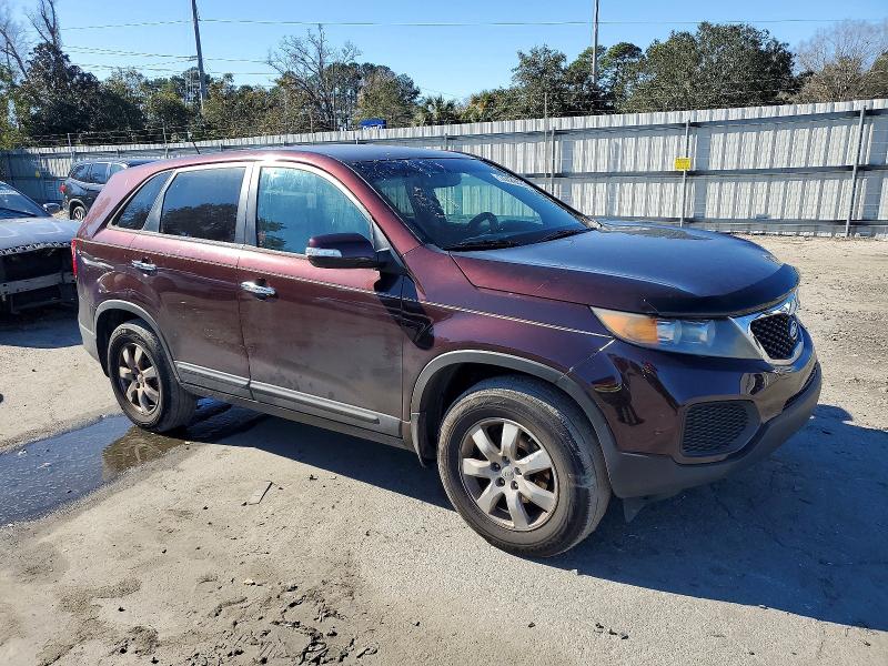 Photo 4 from auction – 2013 KIA SORENTO with VIN 5XYKT3A11DG337673