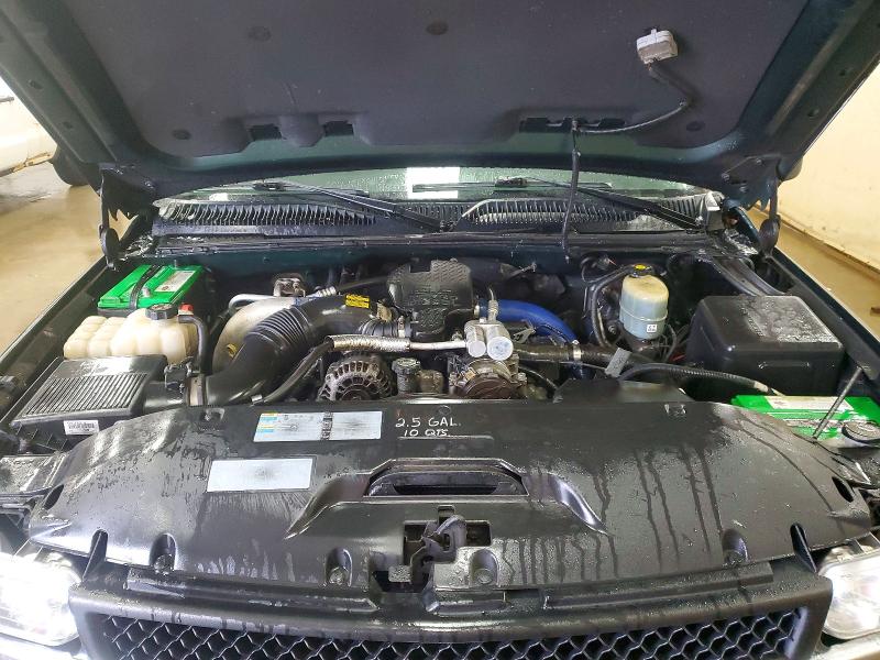 Photo 11 from auction – 2002 CHEVROLET SILVERADO with VIN 1GCHK231X2F166586