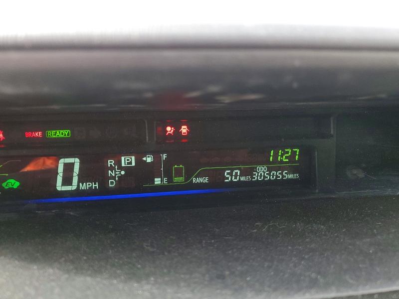 Photo 9 from auction – 2016 TOYOTA PRIUS V with VIN JTDZN3EU2GJ047850