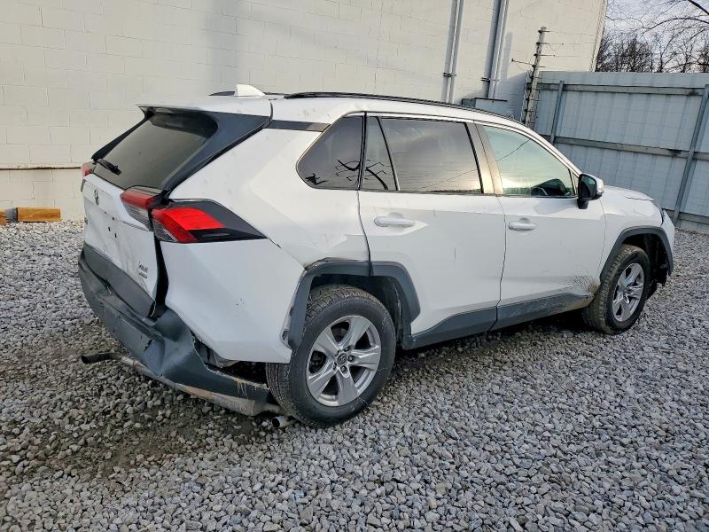 Photo 3 from auction – 2019 TOYOTA RAV4 XLE with VIN 2T3P1RFVXKW048087