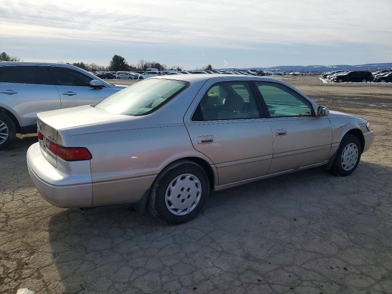 Photo 3 from auction – 1998 TOYOTA CAMRY CE with VIN 4T1BG22K2WU349558