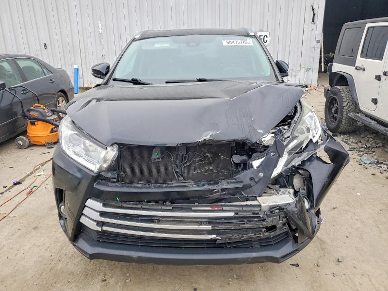 Photo 5 from auction – 2018 TOYOTA HIGHLANDER with VIN 5TDJZRFH4JS489013