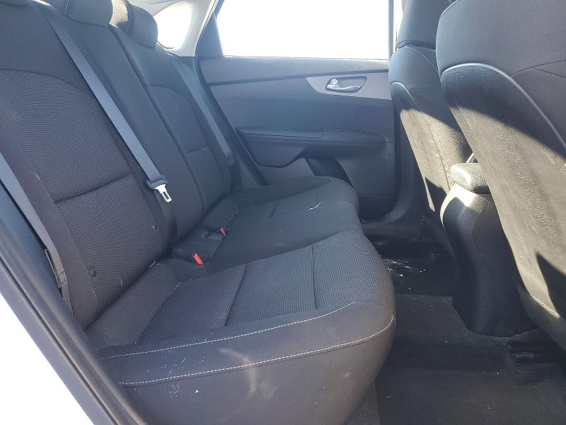 Photo 10 from auction – 2019 KIA FORTE FE with VIN 3KPF24AD2KE075614
