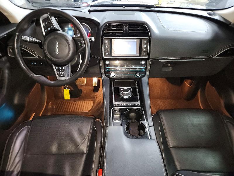 Photo 8 from auction – 2017 JAGUAR F-PACE with VIN SADCL2BV1HA897428