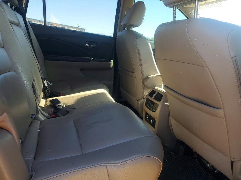 Photo 11 from auction – 2018 HONDA PILOT TOUR with VIN 5FNYF6H96JB058172
