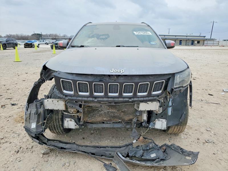 Photo 5 from auction – 2019 JEEP COMPASS with VIN 3C4NJDBB0KT741635