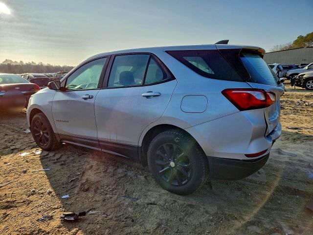 Photo 2 from auction – 2020 CHEVROLET EQUINOX with VIN 2GNAXHEV2L6163173