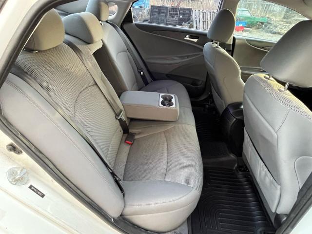 Photo 6 from auction – 2014 HYUNDAI SONATA GLS with VIN 5NPEB4AC1EH856627