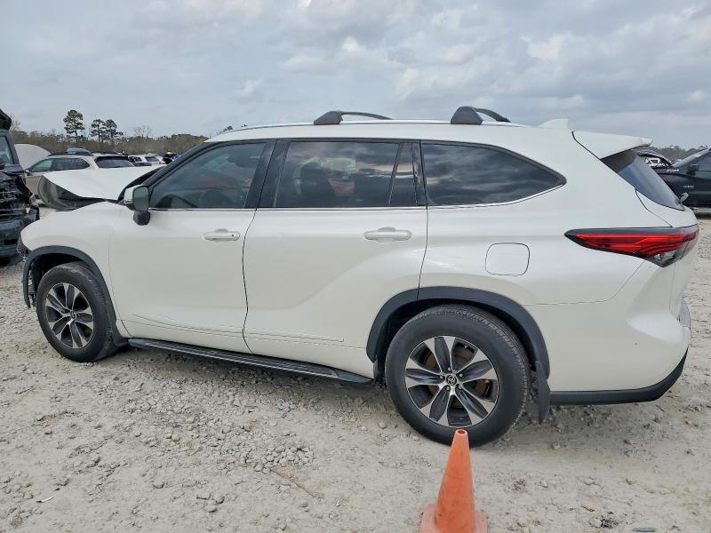 Photo 2 from auction – 2021 TOYOTA HIGHLANDER with VIN 5TDGZRAH1MS523835