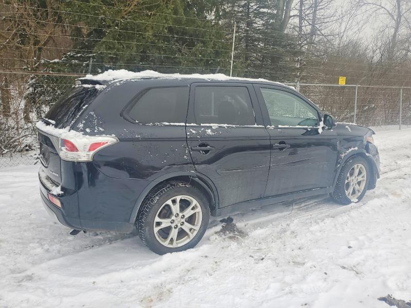 Photo 3 from auction – 2015 MITSUBISHI OUTLANDER with VIN JA4AZ3A39FZ007547
