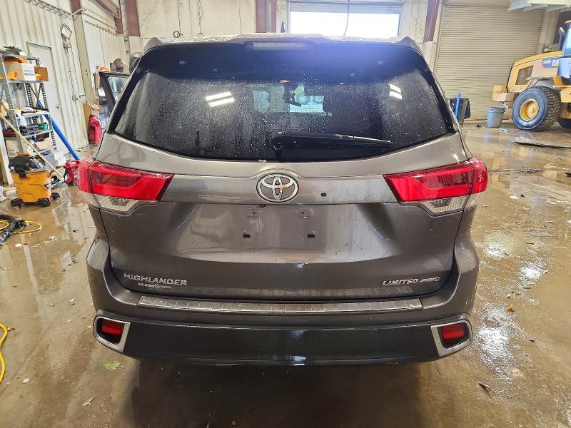Photo 6 from auction – 2019 TOYOTA HIGHLANDER with VIN 5TDDZRFH7KS702132