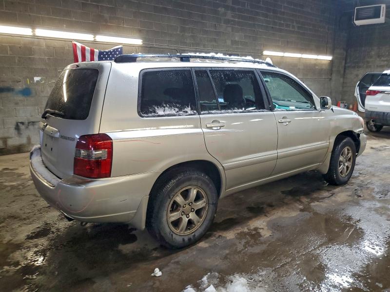 صورة رقم 3 من المزاد - 2005 TOYOTA HIGHLANDER مع VIN JTEEP21A050123000