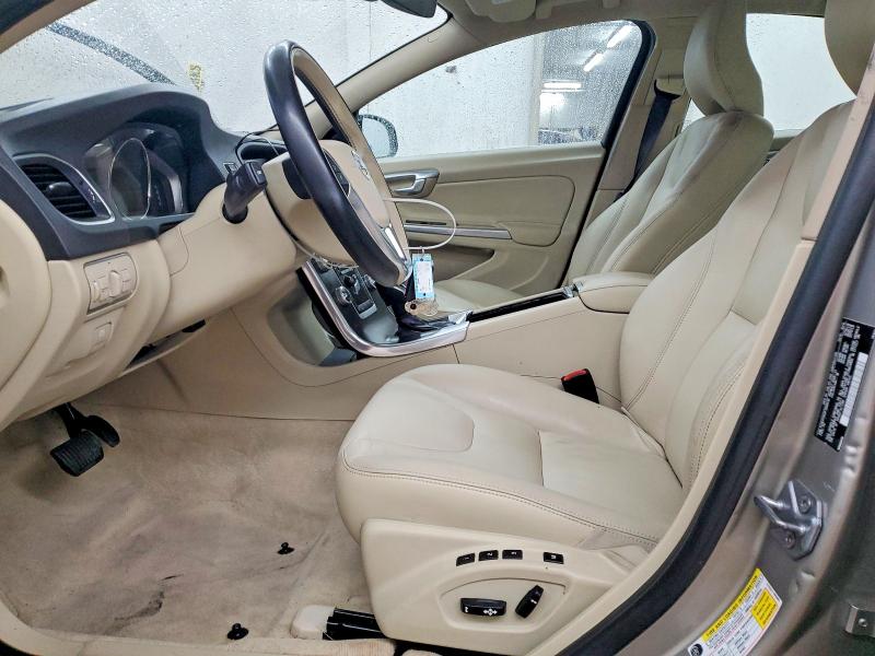 Photo 7 from auction – 2015 VOLVO S60 PREMIE with VIN YV1612TK2F1348430