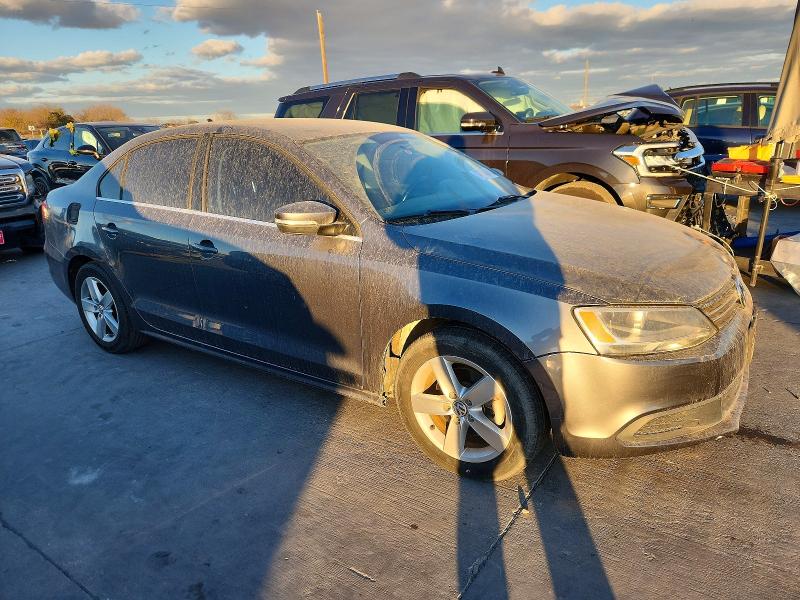 Photo 4 from auction – 2014 VOLKSWAGEN JETTA TDI with VIN 3VWLL7AJ2EM246800