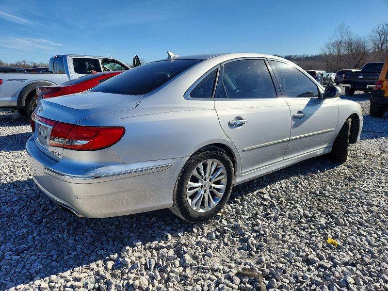 Photo 3 from auction – 2011 HYUNDAI AZERA with VIN KMHFC4DFXBA552220