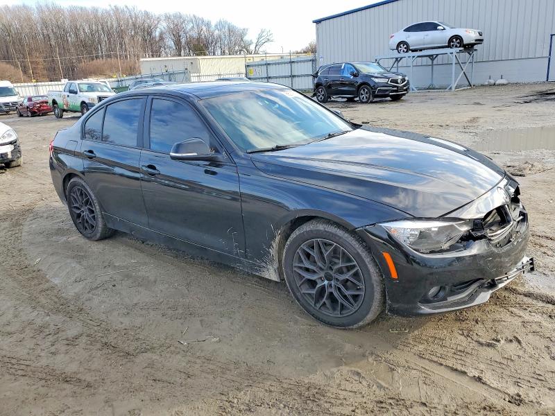 صورة رقم 4 من المزاد - 2016 BMW 320 I مع VIN WBA8E1G57GNT35875