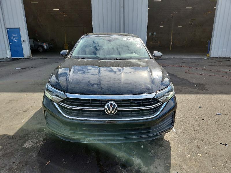 Photo 5 from auction – 2024 VOLKSWAGEN JETTA with VIN 3VW7M7BU3RM005034