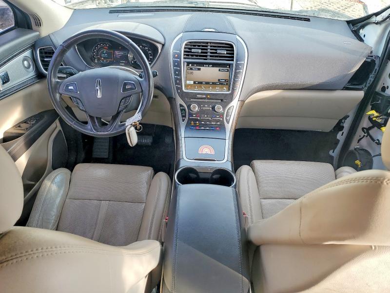 Photo 8 from auction – 2016 LINCOLN MKX RESERV with VIN 2LMTJ8LR7GBL74746