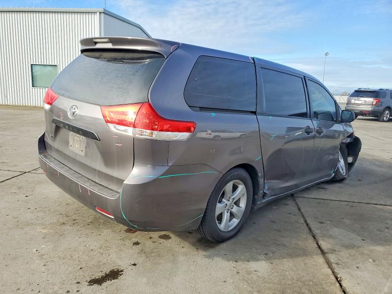 Photo 3 from auction – 2013 TOYOTA SIENNA with VIN 5TDZK3DC7DS303013
