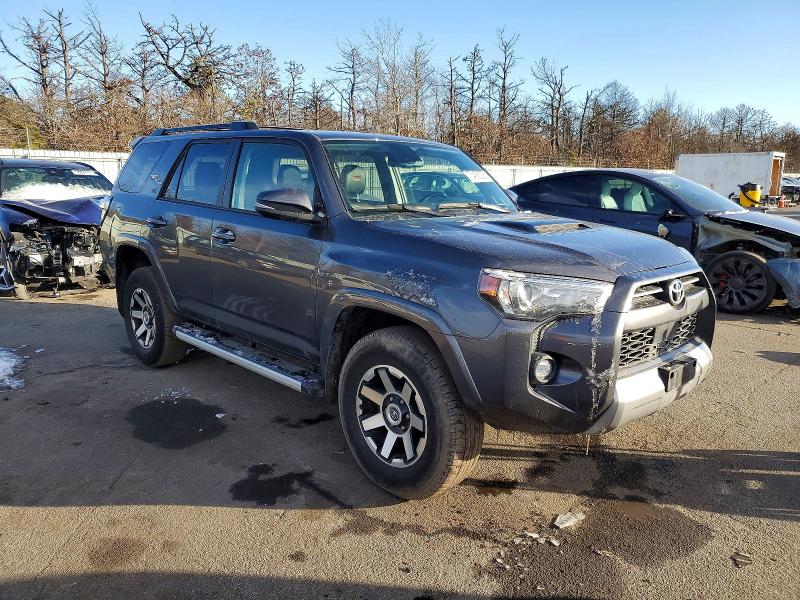 Photo 4 from auction – 2023 TOYOTA 4RUNNER with VIN JTERU5JR6P6186412