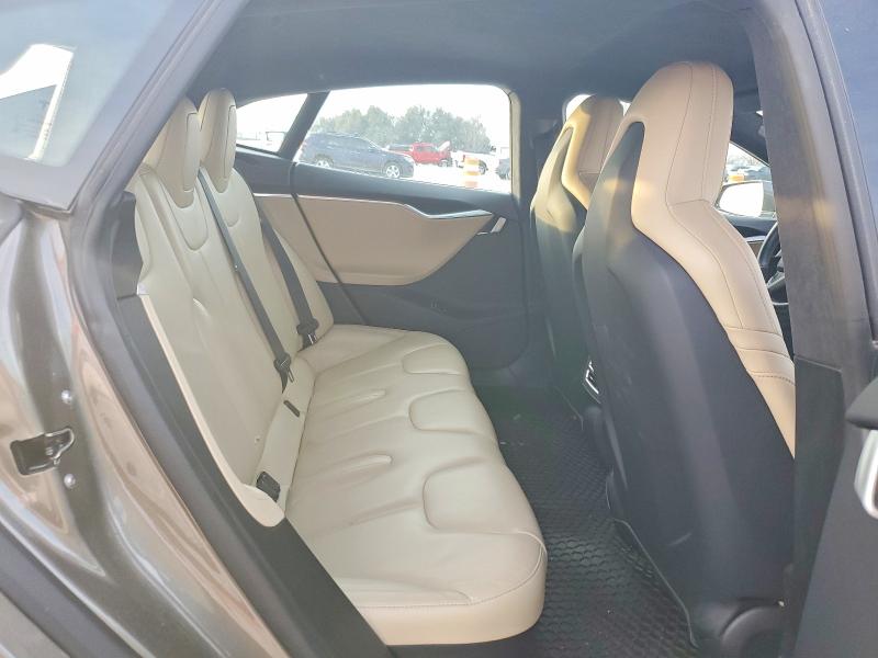 Photo 10 from auction – 2015 TESLA MODEL S with VIN 5YJSA1E12FF118803