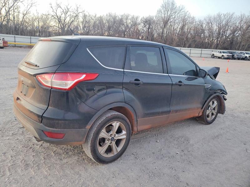 Photo 3 from auction – 2016 FORD ESCAPE SE with VIN 1FMCU0G75GUA80236