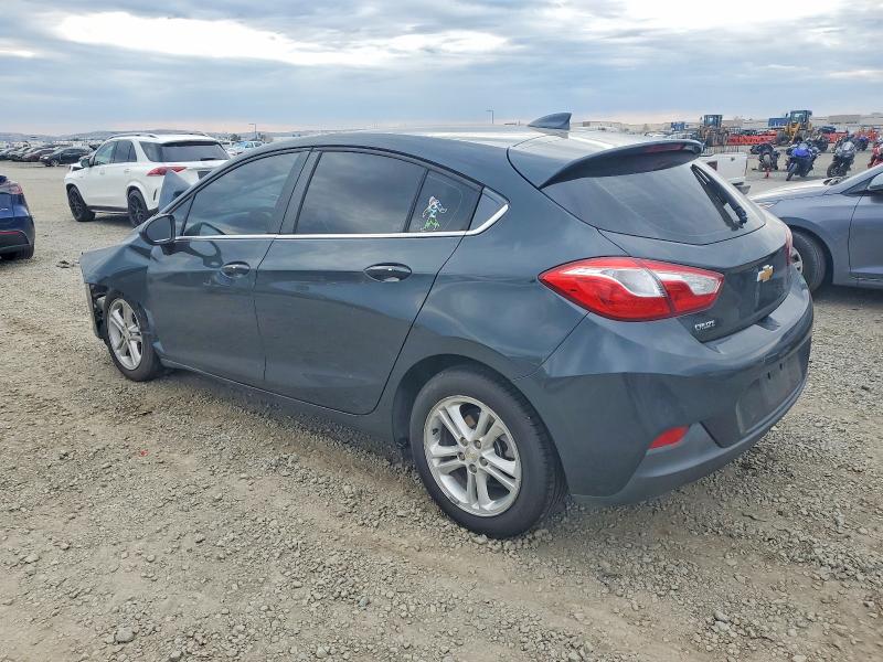 Photo 2 from auction – 2018 CHEVROLET CRUZE LT with VIN 3G1BE6SM2JS621465