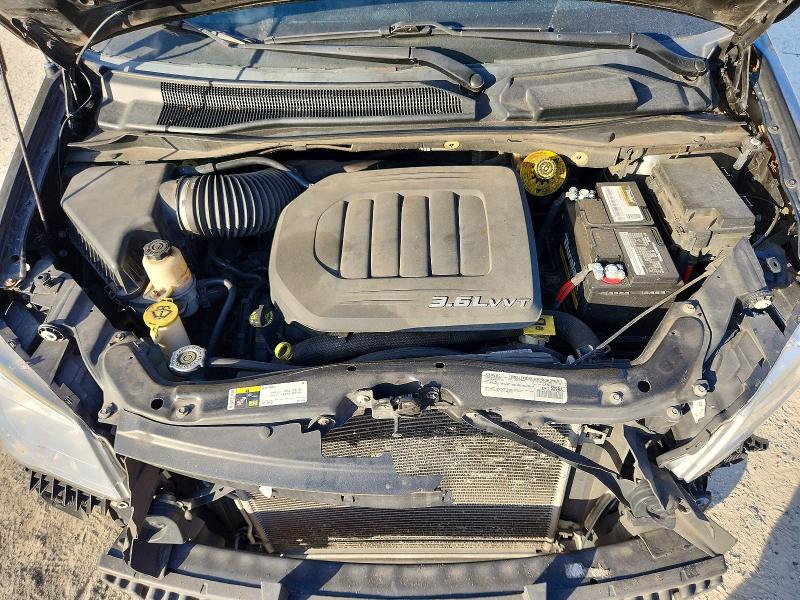 Photo 12 from auction – 2016 CHRYSLER TOWN & COU with VIN 2C4RC1CG8GR285950